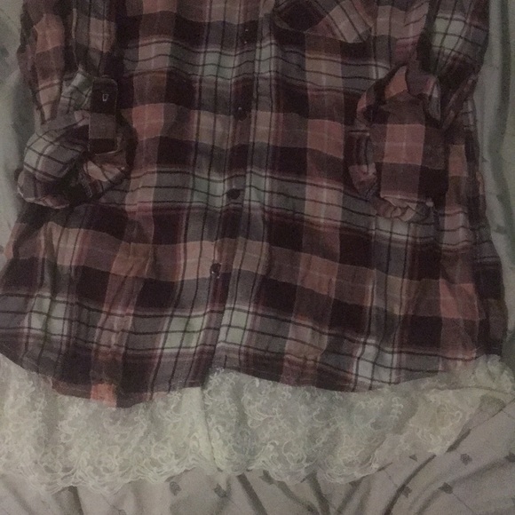 Flannel with lace around the bottom - Picture 2 of 2